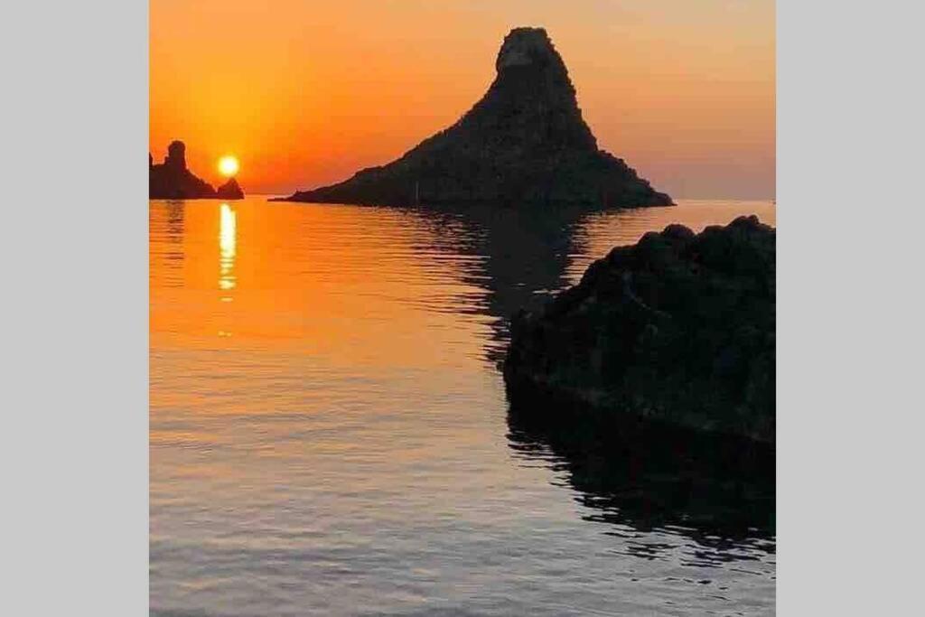 Malavoglia Suite 18 Aci Castello Kültér fotó